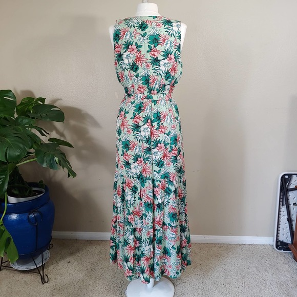 Lost + Wander Maxi Sleeveless with peep hole in the middle of dress Size L - Picture 4 of 10